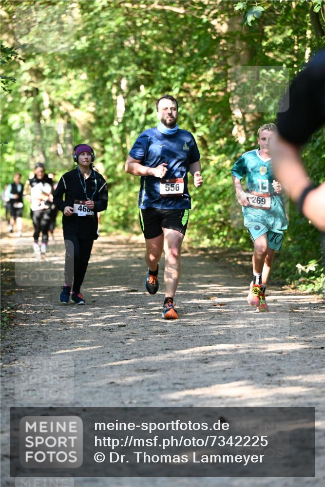 06.10.2024 - Bramfelder Halbmarathon 2024 Dr. Thomas Lammeyer http://msf.ph/oto/7342225 06.10.2024 10:52:49 Laufen 468, 556, 269 meine-sportfotos.de