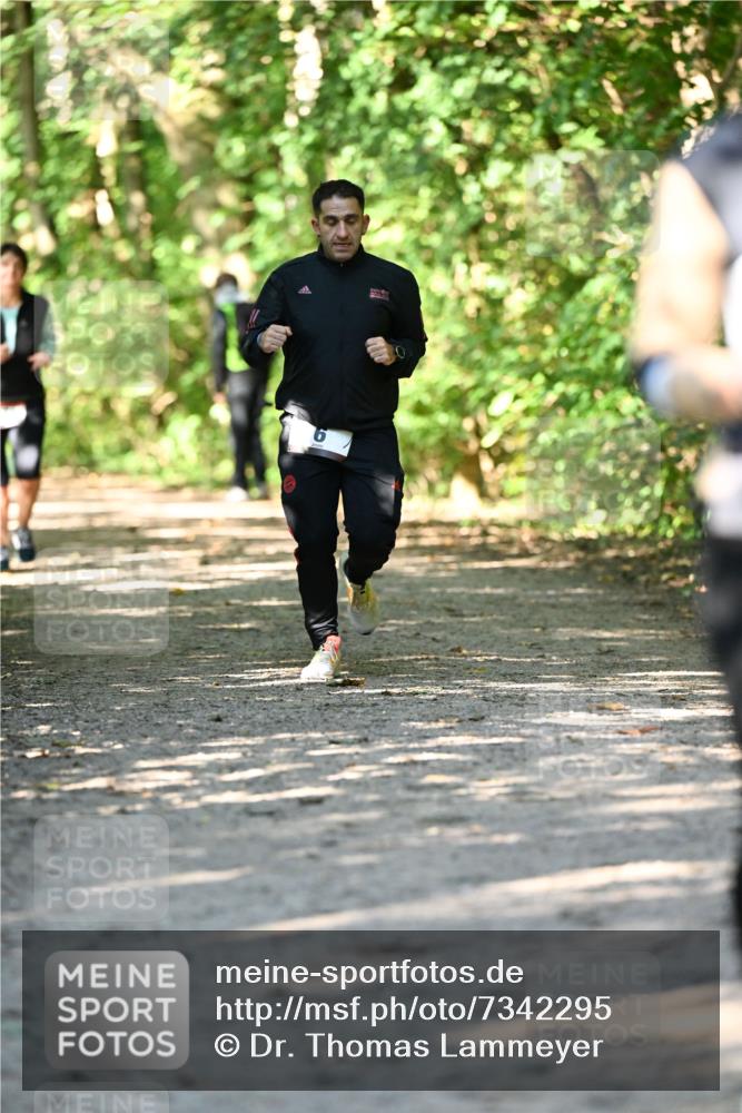 06.10.2024 - Bramfelder Halbmarathon 2024 Dr. Thomas Lammeyer http://msf.ph/oto/7342295 06.10.2024 10:52:57 Laufen  meine-sportfotos.de