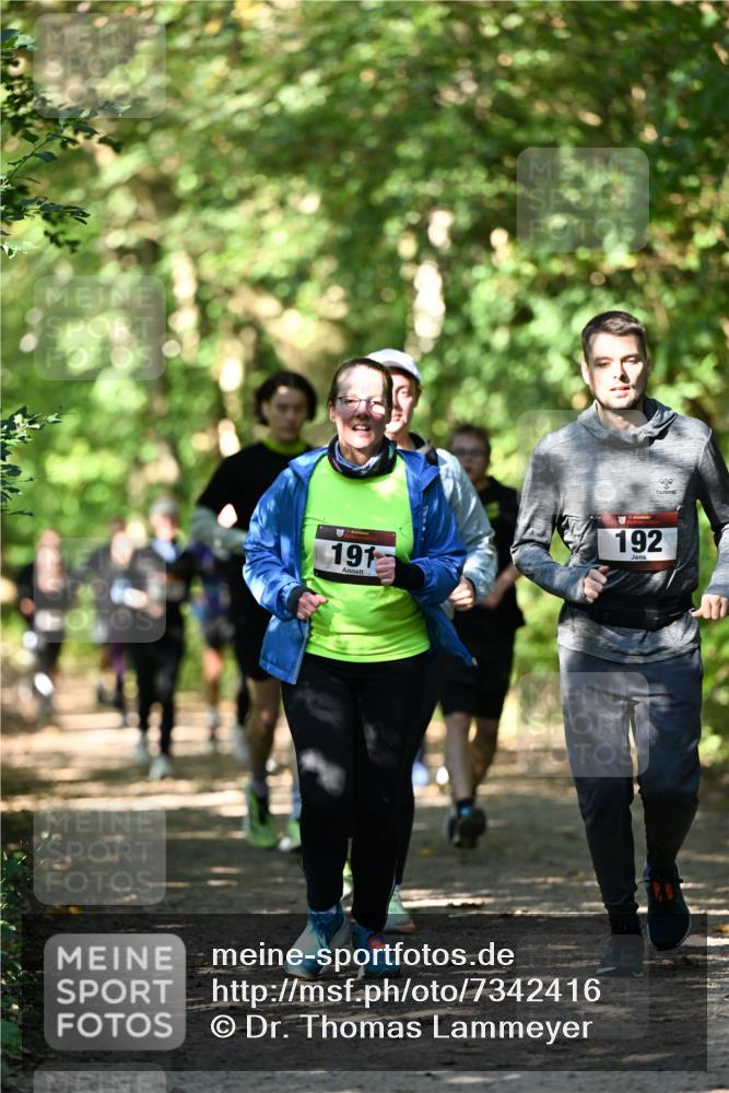 06.10.2024 - Bramfelder Halbmarathon 2024 Dr. Thomas Lammeyer http://msf.ph/oto/7342416 06.10.2024 10:53:16 Laufen 191, 192 meine-sportfotos.de