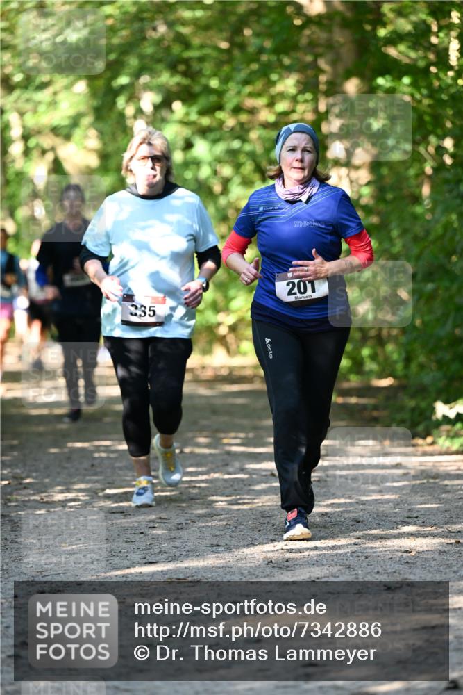06.10.2024 - Bramfelder Halbmarathon 2024 Dr. Thomas Lammeyer http://msf.ph/oto/7342886 06.10.2024 10:54:07 Laufen 235, 201 meine-sportfotos.de