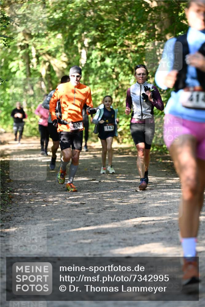 06.10.2024 - Bramfelder Halbmarathon 2024 Dr. Thomas Lammeyer http://msf.ph/oto/7342995 06.10.2024 10:54:16 Laufen 400, 163, 414 meine-sportfotos.de