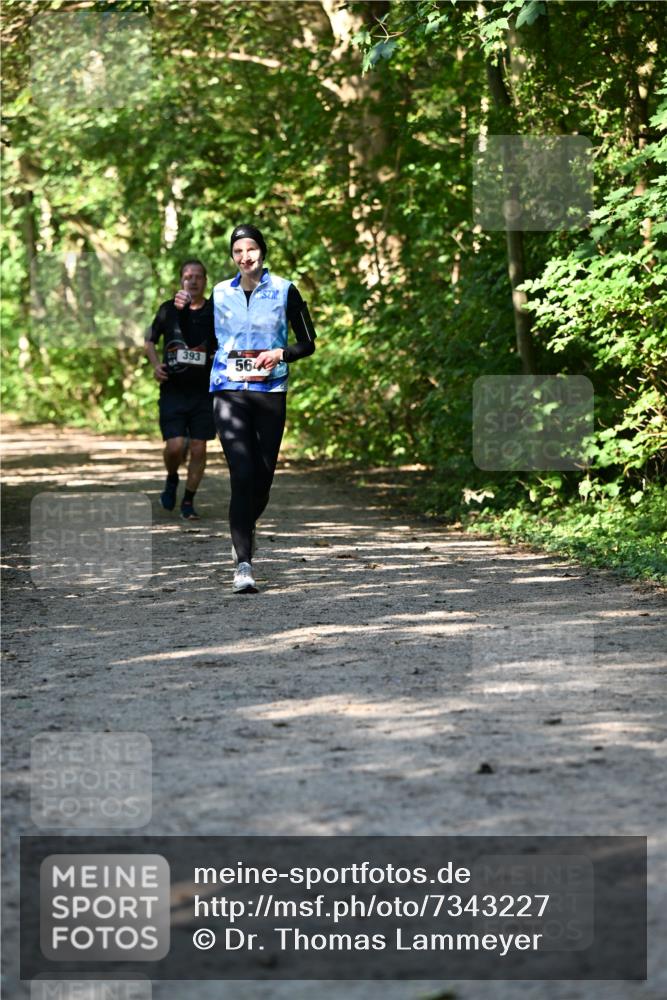 06.10.2024 - Bramfelder Halbmarathon 2024 Dr. Thomas Lammeyer http://msf.ph/oto/7343227 06.10.2024 10:55:01 Laufen  meine-sportfotos.de