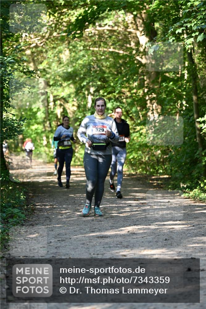 06.10.2024 - Bramfelder Halbmarathon 2024 Dr. Thomas Lammeyer http://msf.ph/oto/7343359 06.10.2024 10:55:59 Laufen 329, 59 meine-sportfotos.de