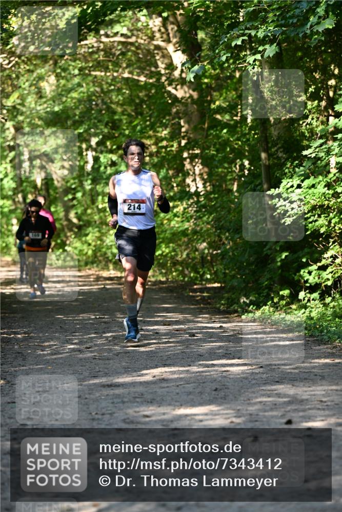 06.10.2024 - Bramfelder Halbmarathon 2024 Dr. Thomas Lammeyer http://msf.ph/oto/7343412 06.10.2024 10:56:23 Laufen 214 meine-sportfotos.de