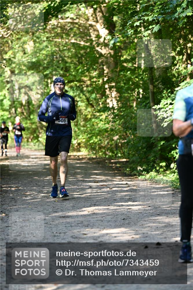06.10.2024 - Bramfelder Halbmarathon 2024 Dr. Thomas Lammeyer http://msf.ph/oto/7343459 06.10.2024 10:56:37 Laufen 505 meine-sportfotos.de