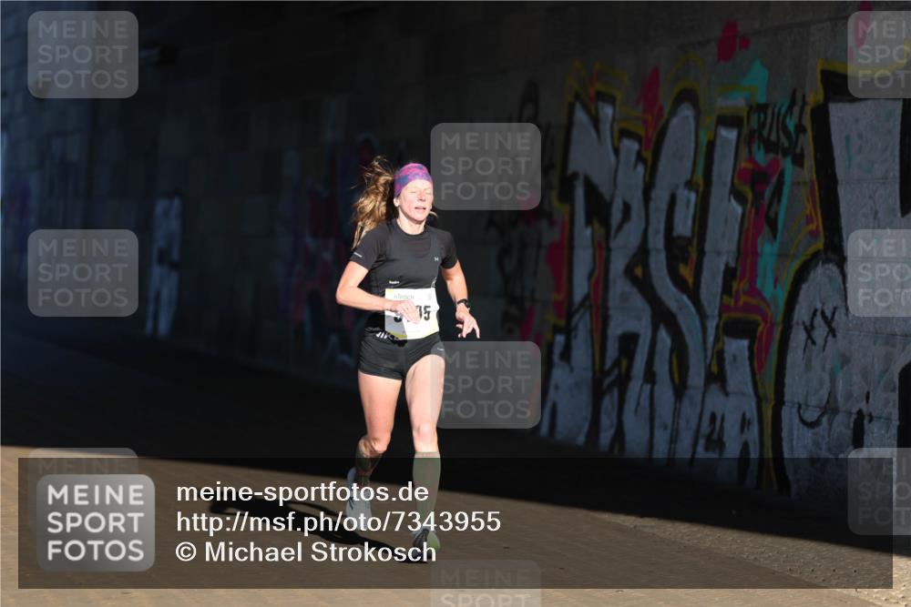 06.10.2024 - 19. swb-Marathon Bremen Michael Strokosch http://msf.ph/oto/7343955 06.10.2024 10:10:05 Laufen 15 meine-sportfotos.de