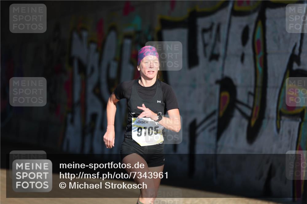 06.10.2024 - 19. swb-Marathon Bremen Michael Strokosch http://msf.ph/oto/7343961 06.10.2024 10:10:06 Laufen 9105 meine-sportfotos.de