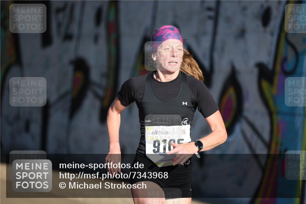06.10.2024 - 19. swb-Marathon Bremen Michael Strokosch http://msf.ph/oto/7343968 06.10.2024 10:10:07 Laufen 9165, 19 meine-sportfotos.de
