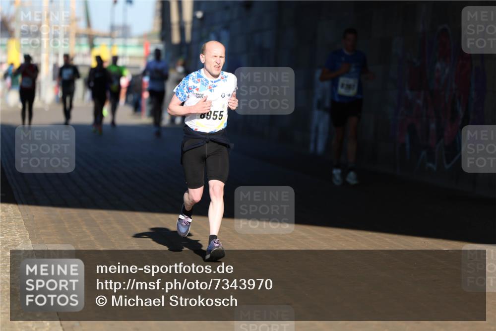 06.10.2024 - 19. swb-Marathon Bremen Michael Strokosch http://msf.ph/oto/7343970 06.10.2024 10:10:12 Laufen 955, 34 meine-sportfotos.de