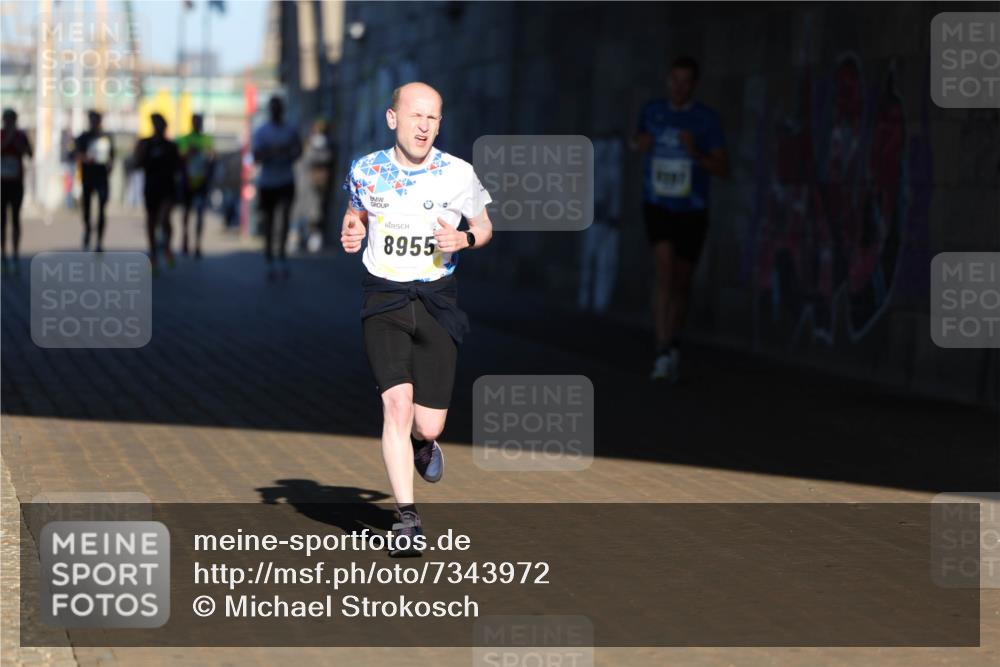 06.10.2024 - 19. swb-Marathon Bremen Michael Strokosch http://msf.ph/oto/7343972 06.10.2024 10:10:13 Laufen 8955, 282 meine-sportfotos.de