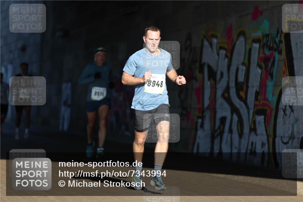 06.10.2024 - 19. swb-Marathon Bremen Michael Strokosch http://msf.ph/oto/7343994 06.10.2024 10:10:39 Laufen 2511, 8948 meine-sportfotos.de