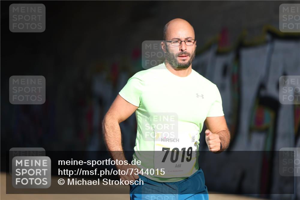 06.10.2024 - 19. swb-Marathon Bremen Michael Strokosch http://msf.ph/oto/7344015 06.10.2024 10:10:49 Laufen 7019, 19 meine-sportfotos.de