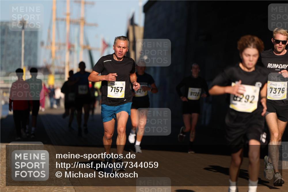 06.10.2024 - 19. swb-Marathon Bremen Michael Strokosch http://msf.ph/oto/7344059 06.10.2024 10:11:07 Laufen 2, 7157, 9124, 6292, 7376 meine-sportfotos.de