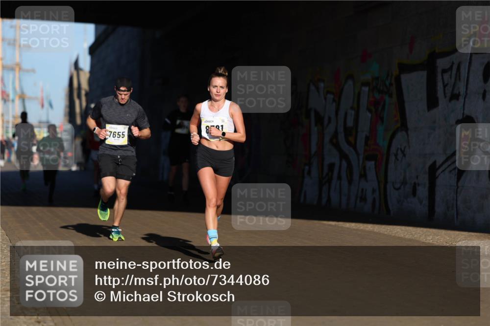 06.10.2024 - 19. swb-Marathon Bremen Michael Strokosch http://msf.ph/oto/7344086 06.10.2024 10:11:17 Laufen 7655 meine-sportfotos.de