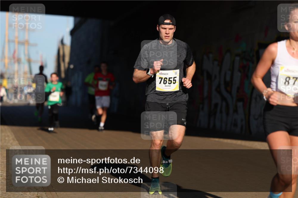 06.10.2024 - 19. swb-Marathon Bremen Michael Strokosch http://msf.ph/oto/7344098 06.10.2024 10:11:19 Laufen 7655, 87 meine-sportfotos.de