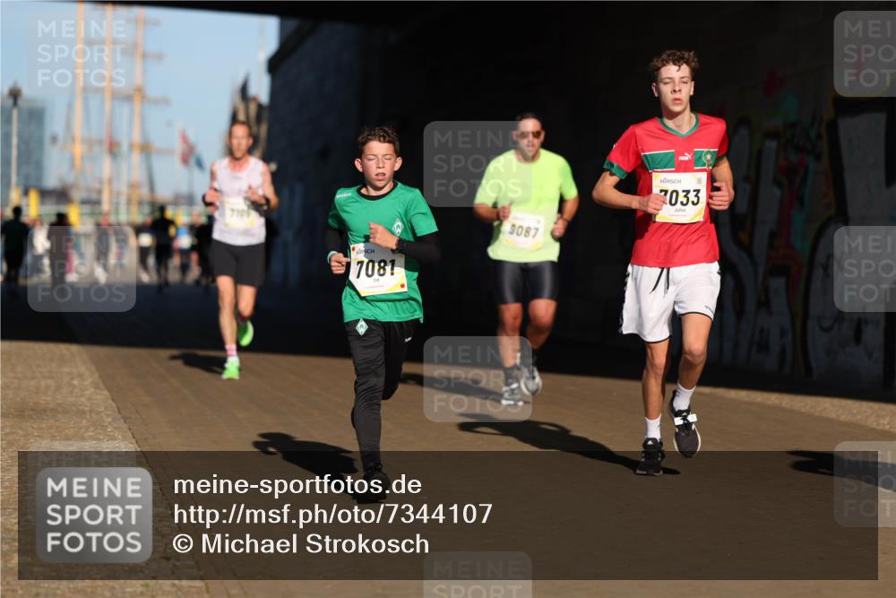 06.10.2024 - 19. swb-Marathon Bremen Michael Strokosch http://msf.ph/oto/7344107 06.10.2024 10:11:22 Laufen 7109, 7081, 9087, 3033 meine-sportfotos.de