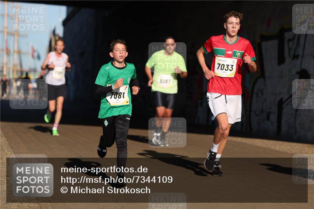 06.10.2024 - 19. swb-Marathon Bremen Michael Strokosch http://msf.ph/oto/7344109 06.10.2024 10:11:23 Laufen 7081, 3087, 7033 meine-sportfotos.de