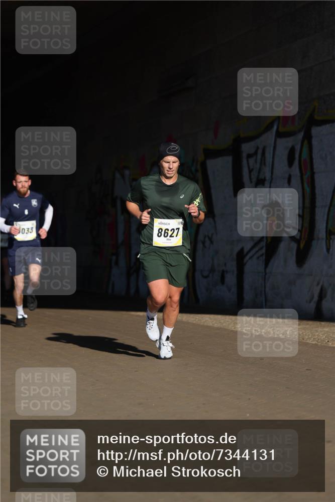 06.10.2024 - 19. swb-Marathon Bremen Michael Strokosch http://msf.ph/oto/7344131 06.10.2024 10:11:32 Laufen 033, 8627 meine-sportfotos.de