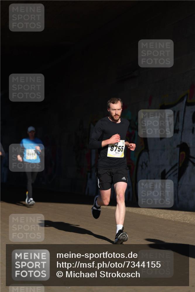 06.10.2024 - 19. swb-Marathon Bremen Michael Strokosch http://msf.ph/oto/7344155 06.10.2024 10:11:37 Laufen 1466, 8755 meine-sportfotos.de