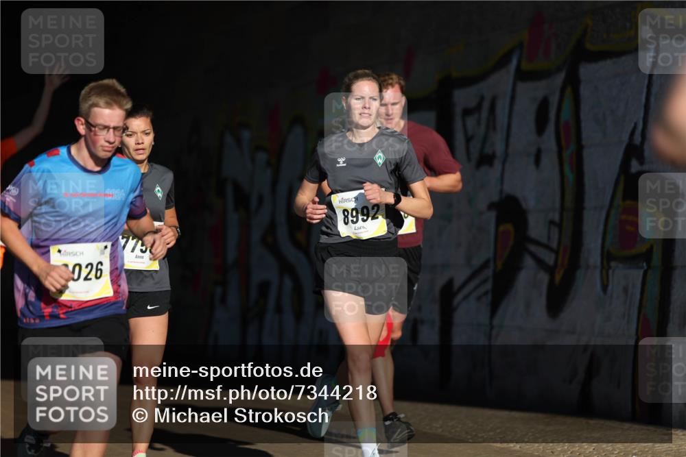 06.10.2024 - 19. swb-Marathon Bremen Michael Strokosch http://msf.ph/oto/7344218 06.10.2024 10:11:59 Laufen 026, 775, 8992 meine-sportfotos.de