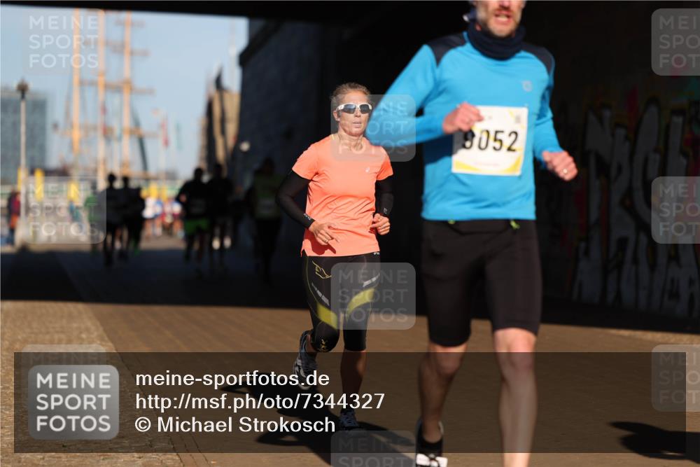 06.10.2024 - 19. swb-Marathon Bremen Michael Strokosch http://msf.ph/oto/7344327 06.10.2024 10:12:25 Laufen 8052 meine-sportfotos.de