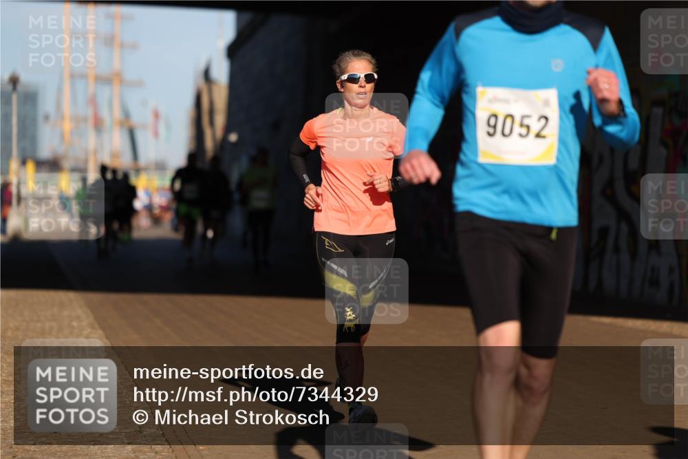 06.10.2024 - 19. swb-Marathon Bremen Michael Strokosch http://msf.ph/oto/7344329 06.10.2024 10:12:25 Laufen 9052 meine-sportfotos.de
