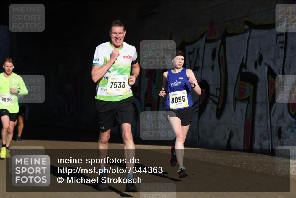 06.10.2024 - 19. swb-Marathon Bremen Michael Strokosch http://msf.ph/oto/7344363 06.10.2024 10:12:37 Laufen 9064, 7536, 8095 meine-sportfotos.de