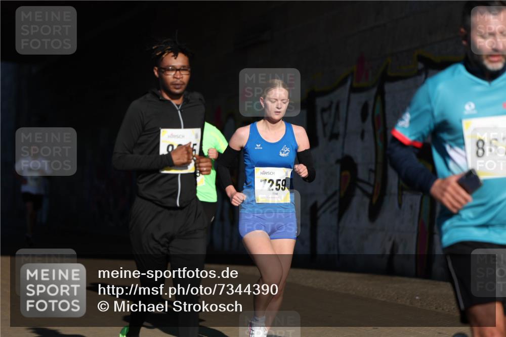 06.10.2024 - 19. swb-Marathon Bremen Michael Strokosch http://msf.ph/oto/7344390 06.10.2024 10:12:42 Laufen 7259, 867 meine-sportfotos.de