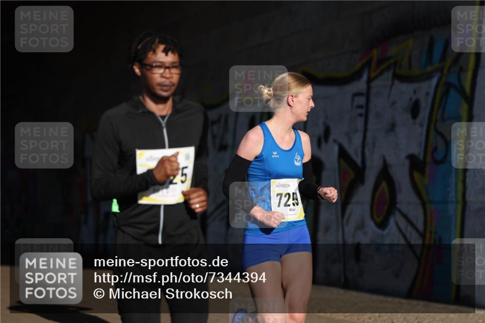 06.10.2024 - 19. swb-Marathon Bremen Michael Strokosch http://msf.ph/oto/7344394 06.10.2024 10:12:43 Laufen 7259 meine-sportfotos.de