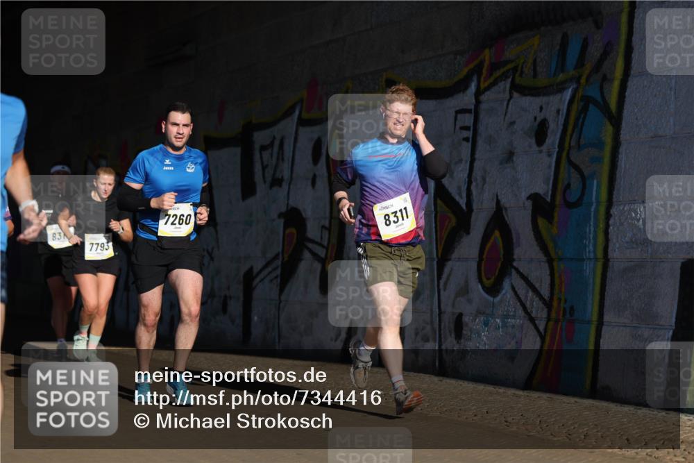 06.10.2024 - 19. swb-Marathon Bremen Michael Strokosch http://msf.ph/oto/7344416 06.10.2024 10:12:53 Laufen 83, 7793, 7260, 8311 meine-sportfotos.de