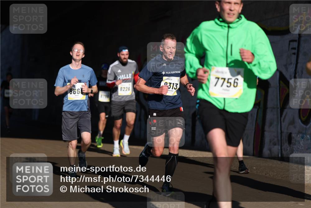 06.10.2024 - 19. swb-Marathon Bremen Michael Strokosch http://msf.ph/oto/7344446 06.10.2024 10:13:02 Laufen 866, 50, 8798, 8226, 0313, 7756 meine-sportfotos.de
