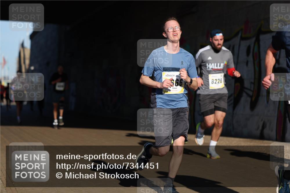 06.10.2024 - 19. swb-Marathon Bremen Michael Strokosch http://msf.ph/oto/7344451 06.10.2024 10:13:03 Laufen 2024, 566, 8226 meine-sportfotos.de