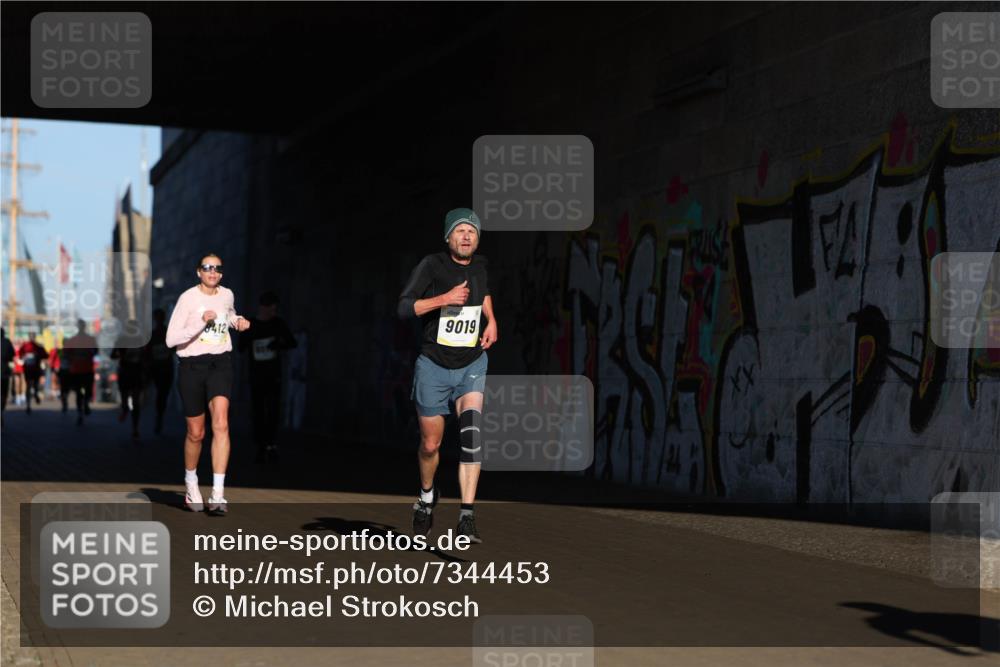 06.10.2024 - 19. swb-Marathon Bremen Michael Strokosch http://msf.ph/oto/7344453 06.10.2024 10:13:05 Laufen 8412, 9019 meine-sportfotos.de
