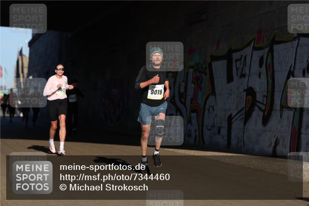 06.10.2024 - 19. swb-Marathon Bremen Michael Strokosch http://msf.ph/oto/7344460 06.10.2024 10:13:06 Laufen 412, 9019 meine-sportfotos.de