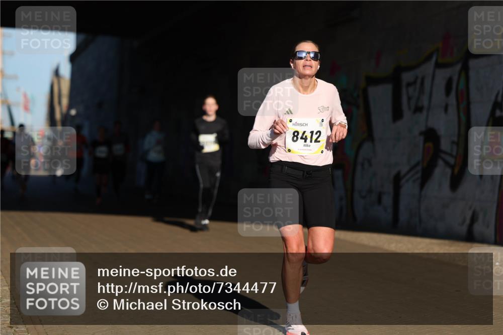 06.10.2024 - 19. swb-Marathon Bremen Michael Strokosch http://msf.ph/oto/7344477 06.10.2024 10:13:09 Laufen 8412 meine-sportfotos.de