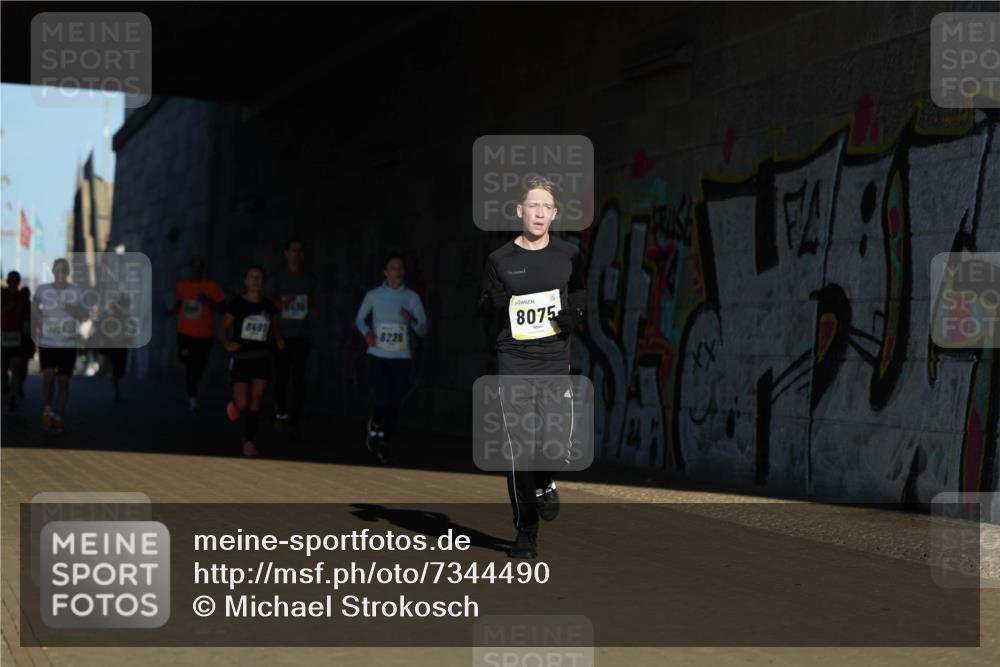 06.10.2024 - 19. swb-Marathon Bremen Michael Strokosch http://msf.ph/oto/7344490 06.10.2024 10:13:10 Laufen 8497, 7826, 8228, 8075 meine-sportfotos.de