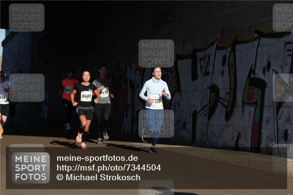 06.10.2024 - 19. swb-Marathon Bremen Michael Strokosch http://msf.ph/oto/7344504 06.10.2024 10:13:13 Laufen 1209, 826, 8497, 478, 8228 meine-sportfotos.de