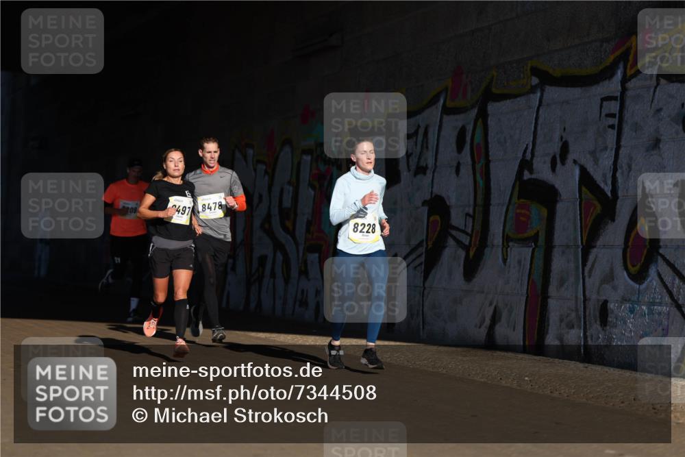 06.10.2024 - 19. swb-Marathon Bremen Michael Strokosch http://msf.ph/oto/7344508 06.10.2024 10:13:13 Laufen 09, 497, 8478, 8228 meine-sportfotos.de