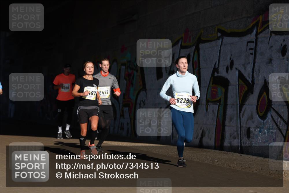 06.10.2024 - 19. swb-Marathon Bremen Michael Strokosch http://msf.ph/oto/7344513 06.10.2024 10:13:14 Laufen 8209, 497, 8478, 8228 meine-sportfotos.de