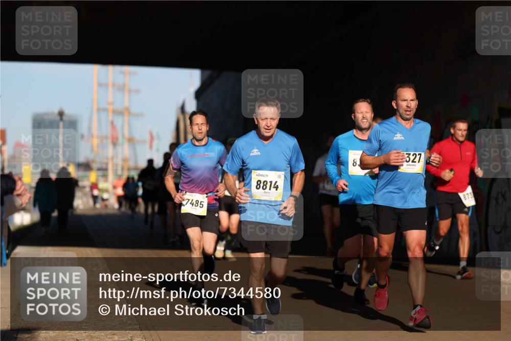 06.10.2024 - 19. swb-Marathon Bremen Michael Strokosch http://msf.ph/oto/7344580 06.10.2024 10:13:28 Laufen 7485, 8814, 8, 327, 873 meine-sportfotos.de