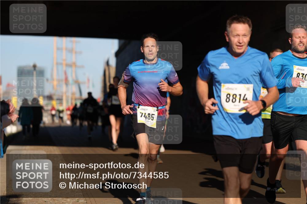 06.10.2024 - 19. swb-Marathon Bremen Michael Strokosch http://msf.ph/oto/7344585 06.10.2024 10:13:29 Laufen 2024, 7485, 8814, 830 meine-sportfotos.de