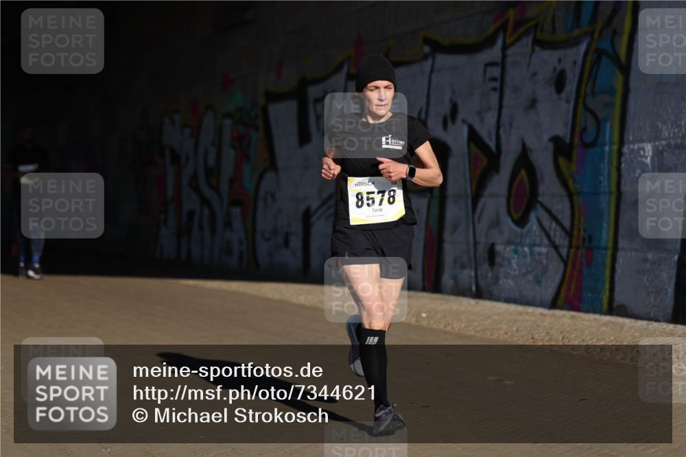 06.10.2024 - 19. swb-Marathon Bremen Michael Strokosch http://msf.ph/oto/7344621 06.10.2024 10:13:40 Laufen 8578 meine-sportfotos.de