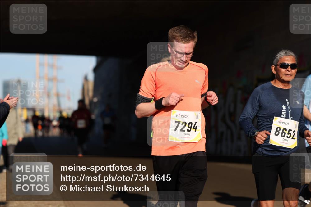 06.10.2024 - 19. swb-Marathon Bremen Michael Strokosch http://msf.ph/oto/7344645 06.10.2024 10:13:46 Laufen 7294, 8652 meine-sportfotos.de