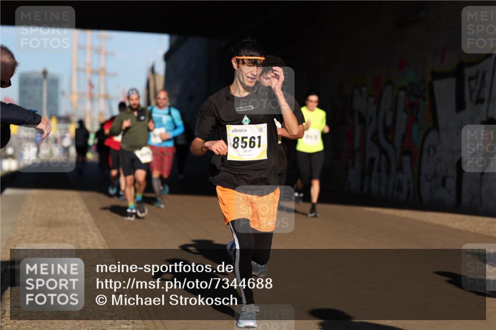 06.10.2024 - 19. swb-Marathon Bremen Michael Strokosch http://msf.ph/oto/7344688 06.10.2024 10:14:04 Laufen 8561 meine-sportfotos.de