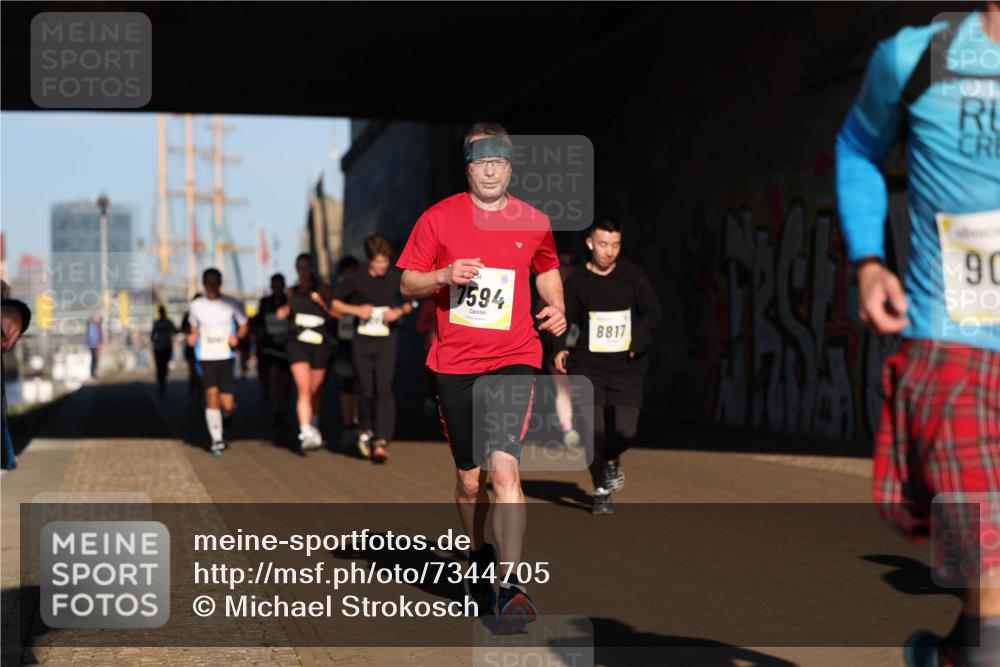 06.10.2024 - 19. swb-Marathon Bremen Michael Strokosch http://msf.ph/oto/7344705 06.10.2024 10:14:09 Laufen 7594, 8817, 90 meine-sportfotos.de