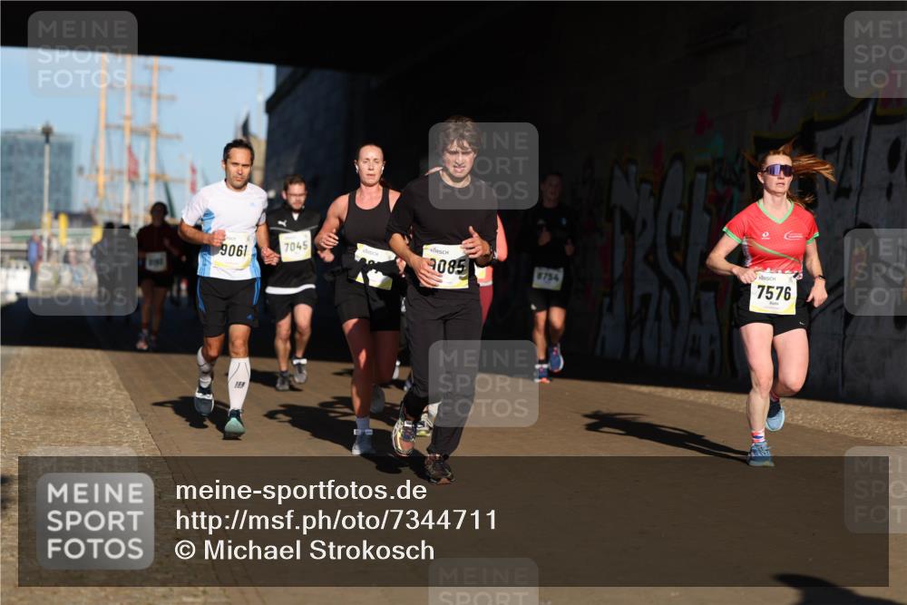 06.10.2024 - 19. swb-Marathon Bremen Michael Strokosch http://msf.ph/oto/7344711 06.10.2024 10:14:12 Laufen 9061, 7045, 9085, 8754, 7576 meine-sportfotos.de
