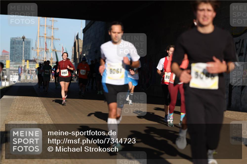 06.10.2024 - 19. swb-Marathon Bremen Michael Strokosch http://msf.ph/oto/7344723 06.10.2024 10:14:14 Laufen 8192, 7717, 9061, 86, 5096 meine-sportfotos.de