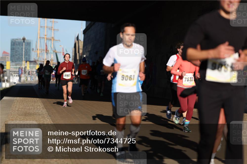 06.10.2024 - 19. swb-Marathon Bremen Michael Strokosch http://msf.ph/oto/7344725 06.10.2024 10:14:14 Laufen 8192, 7717, 9061, 7833, 9085 meine-sportfotos.de
