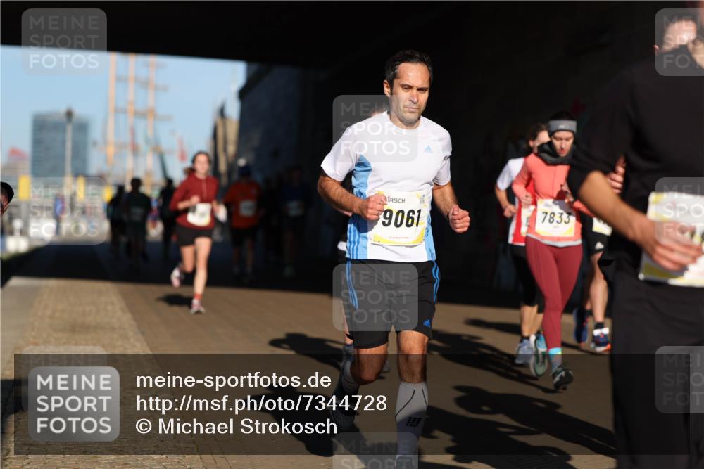 06.10.2024 - 19. swb-Marathon Bremen Michael Strokosch http://msf.ph/oto/7344728 06.10.2024 10:14:14 Laufen 9061, 7833 meine-sportfotos.de