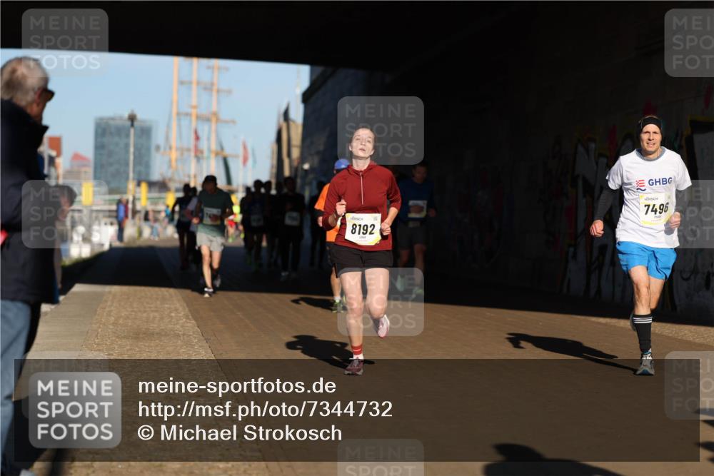 06.10.2024 - 19. swb-Marathon Bremen Michael Strokosch http://msf.ph/oto/7344732 06.10.2024 10:14:16 Laufen 8192, 7496 meine-sportfotos.de